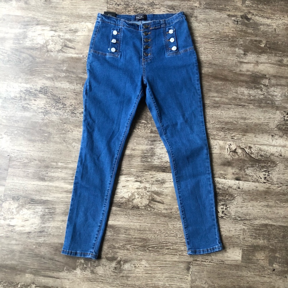 High waisted skinny jeans w button fly.